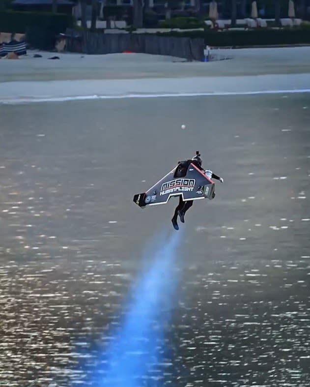 Watch jetpack pilot Vince Reffet set a new altitude record in Dubai