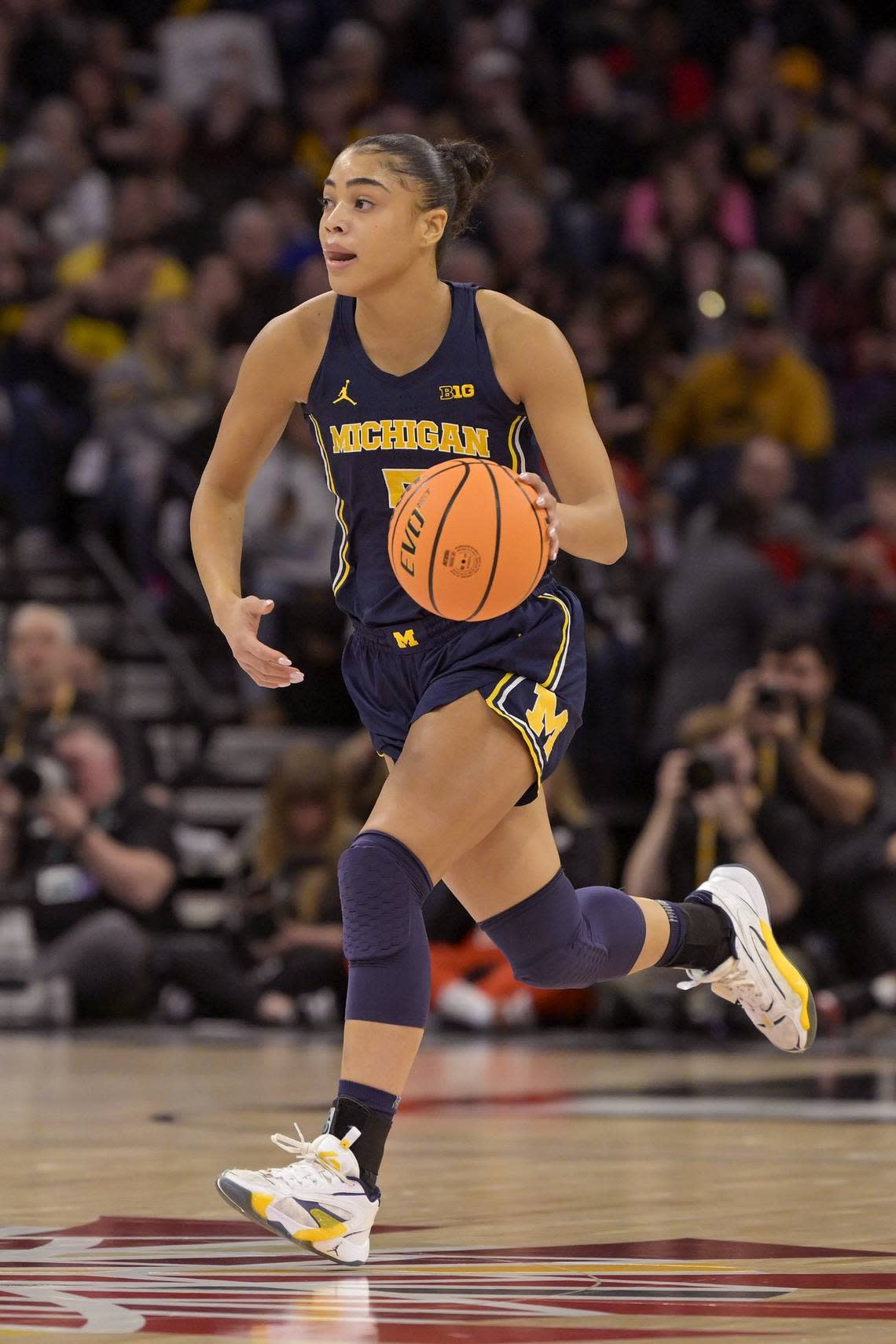 Laila Phelia, a Cincinnati native, is in the transfer portal after averaging 16.8 points, 3.6 rebounds, 2.0 assists and 1.2 steals per contest as a junior.