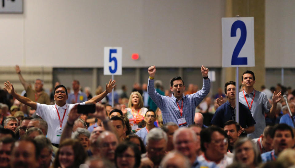 Messengers pray and worship on Tuesday, June 12, 2018, at the 2018 annual meeting of the Southern Baptist Convention in Dallas, Texas. (Photo: Fort Worth Star-Telegram via Getty Images)