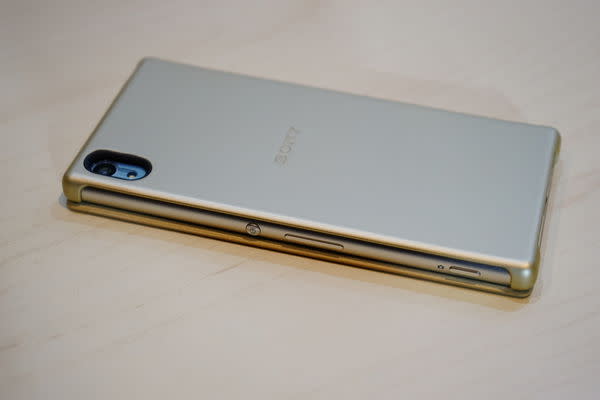 唯我獨尊 黑科技展現 首創4K螢幕手機 Xperia Z5 家族登台亮相