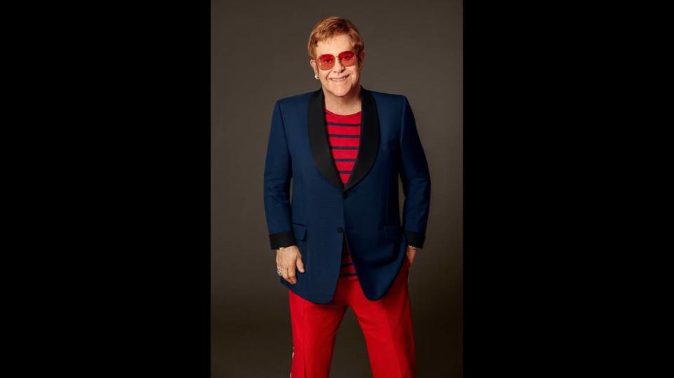 Elton John está en medio de su gira Farewell Yellow Brick Road de grandes estadios, pero se tomará una fecha única más íntima para el Hard Rock Live Seminole, con capacidad para 7,000 personas, cerca de Hollywood, el 22 de febrero de 2022.