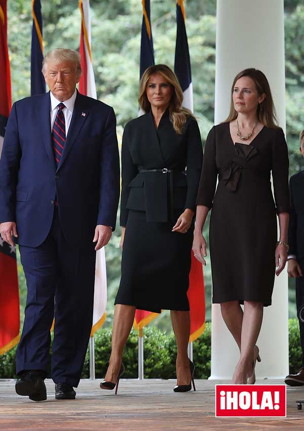 Melania y Donald Trump con Amy Coney Barrett