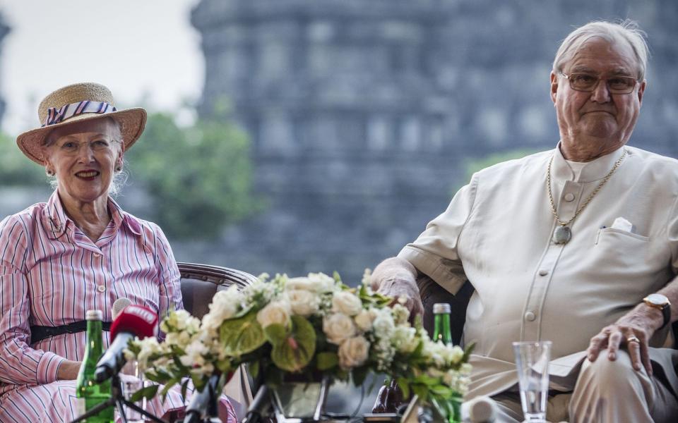 Am 10. Juni 2017 feierte Margrethe II. von Dänemark mit ihrem Prinzgemahl Henrik ihren 50. Hochzeitstag. Es sollte der letzte sein: Henrik starb am 13. Februar 2018. Für Margrathe wurde der Franzose von Henri zu Henrik, vom Katholiken zum Protestanten - und vom Diplomenten zum Prinzgemahl, einer Position, mit der er bis zuletzt haderte. (Bild: Ulet Ifansasti/Getty Images)