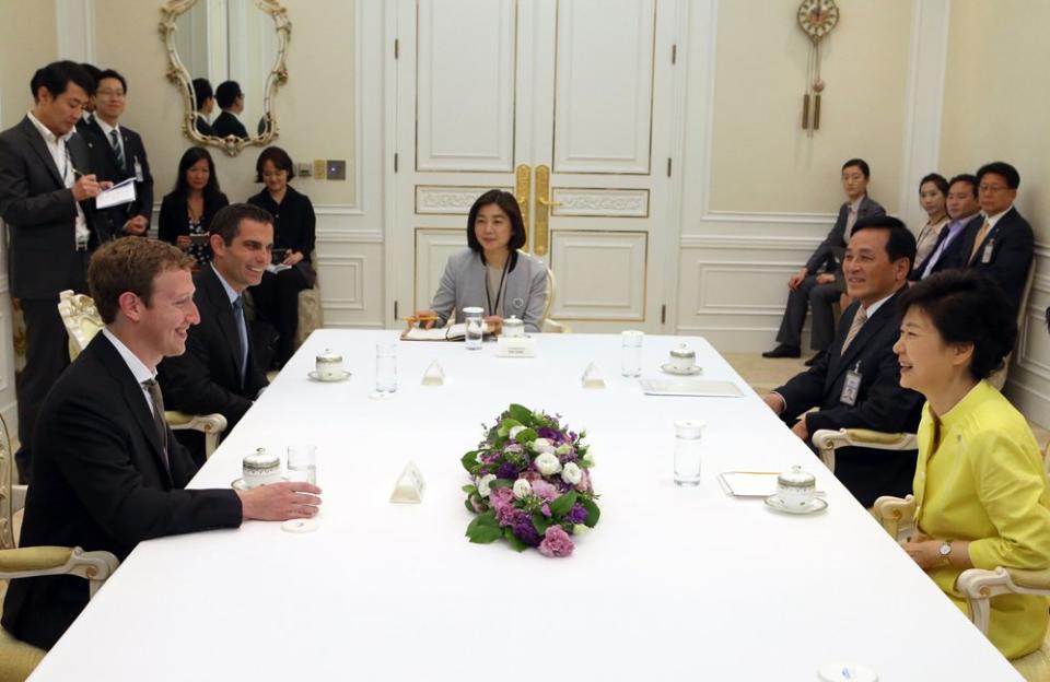 Park Geun-hye south korea president mark zuckerberg