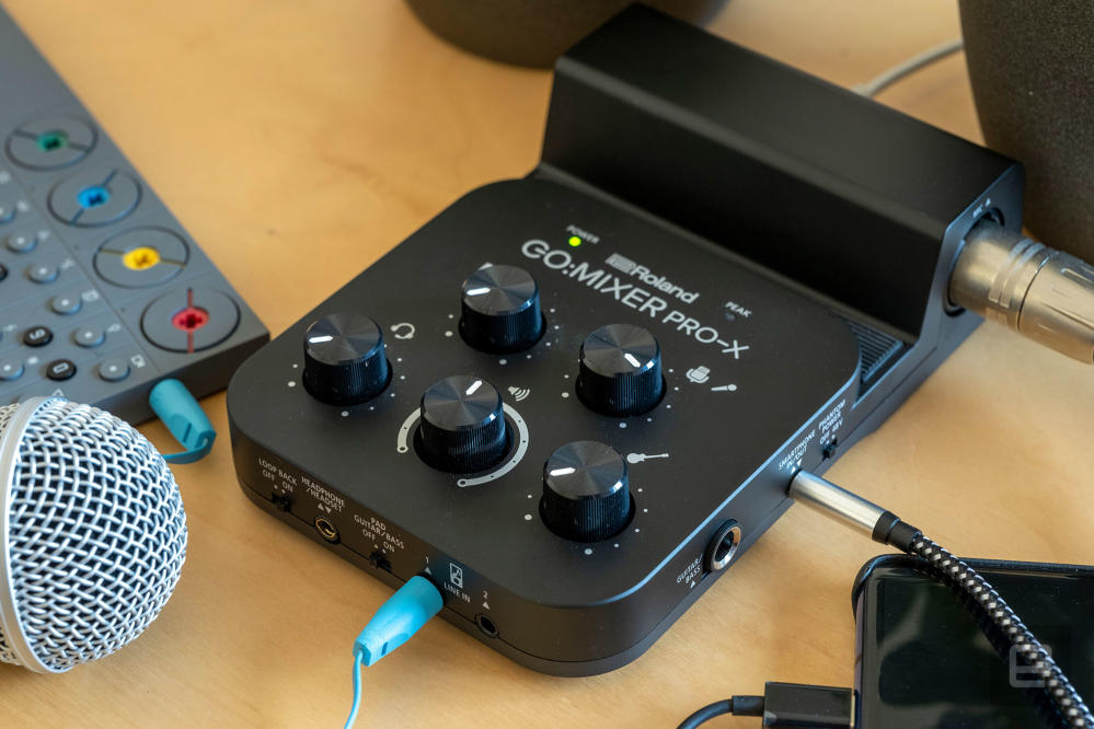  Roland GO:MIXER PRO-X Audio Mixer for Smartphones, Connect and  Mix up to 7 Audio Sources