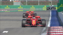 La guerre chez Ferrari ? Largement en tête, Sebastian Vettel a reçu la consigne de laisser passer son coéquipier Charles Leclerc. Va-t-il suivre cette consigne ? (crédit Twitter @F1)