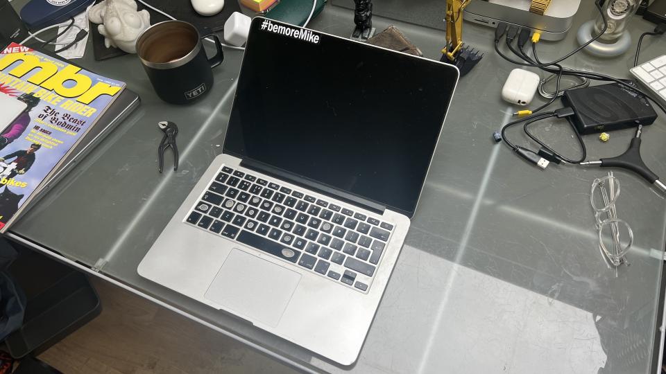  Dead MacBook computer. 