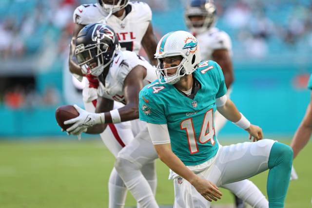 Dolphins' offense struggles behind White, Thompson in preseason