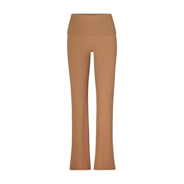 Skims Foldover Pants in Natural