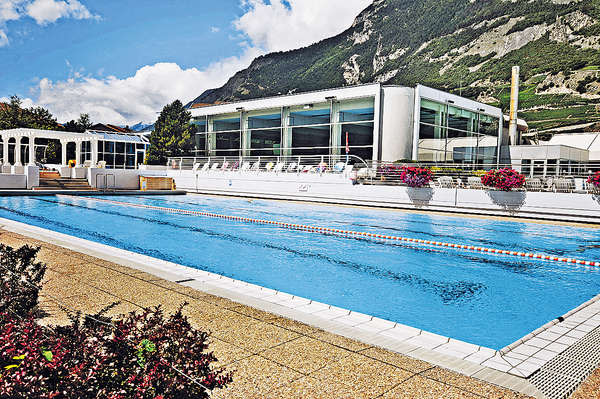 歐洲的溫泉不同於日式溫泉，似泳池多點，氣氛較熱閙。