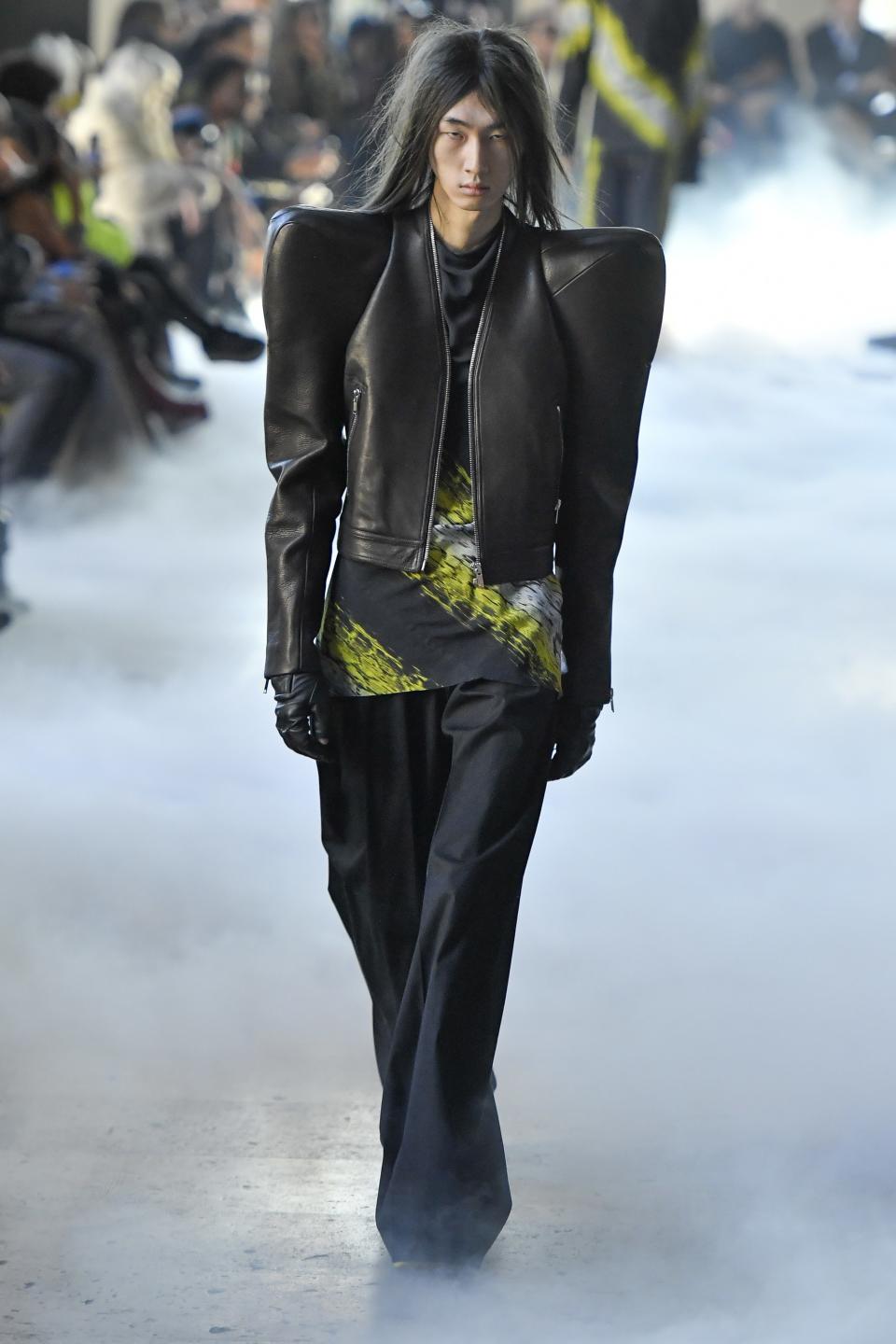 <h1 class="title">Rick Owens : Runway - Paris Fashion Week - Menswear F/W 2020-2021</h1><cite class="credit">Victor VIRGILE</cite>