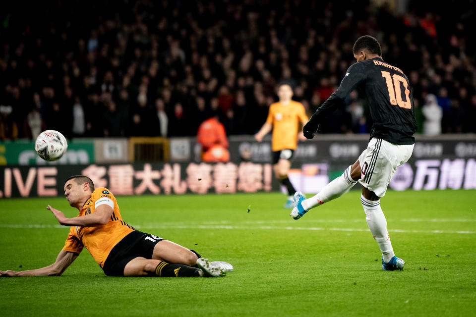 Marcus Rashford hits the crossbar. (Credit: Getty Images)