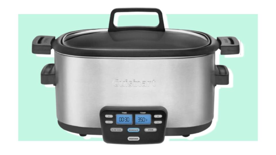 The Cuisinart slow cooker boasts several features that make dinnertime even easier