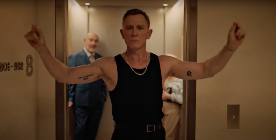 Daniel Craig struts his stuff in a new advert. (Belvedere/YouTube)