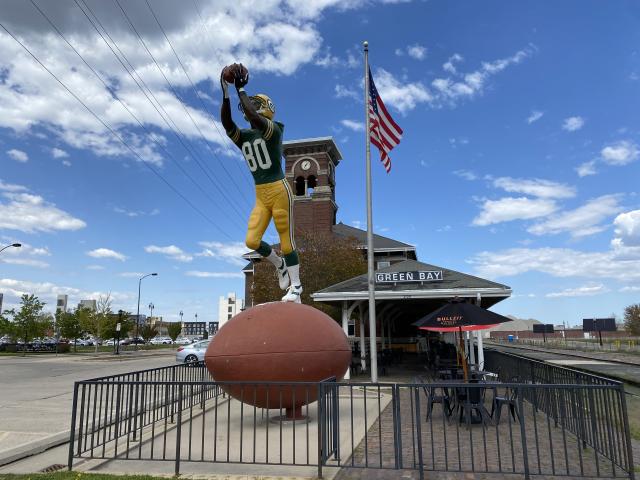 Green Bay mural captures Packers fans feelings after Aaron Rodgers