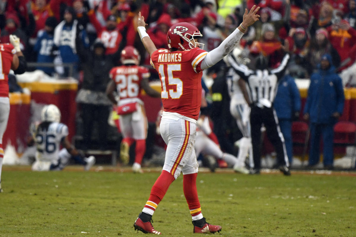 With first home playoff win in 25 years, Chiefs one more Arrowhead