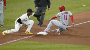 The Cardinals fall to the Pirates 7 to 2