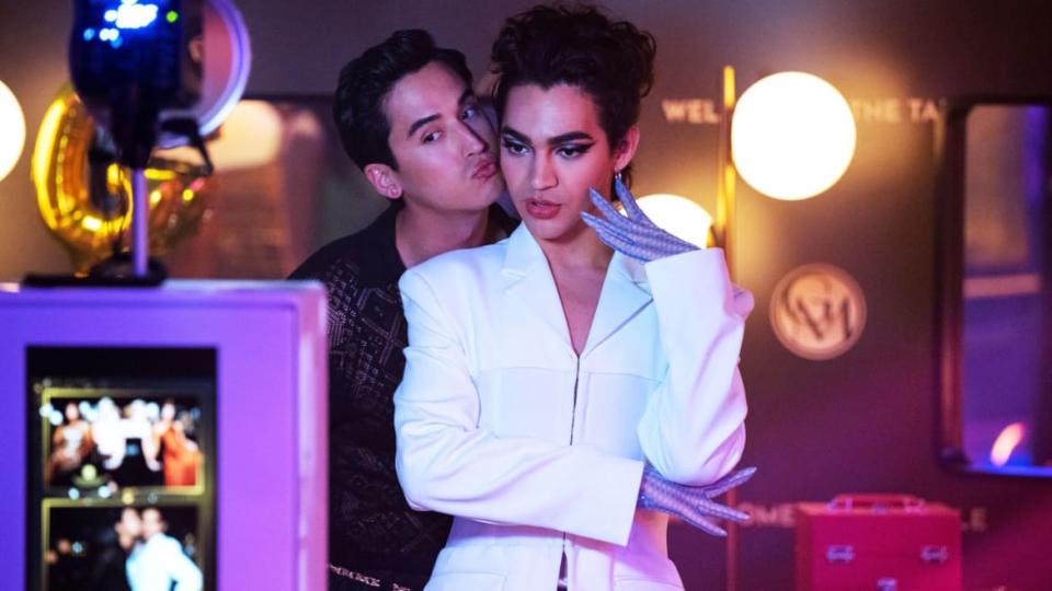 Michael Hsu Rosen kissing Miss Benny in 'Glamorous'