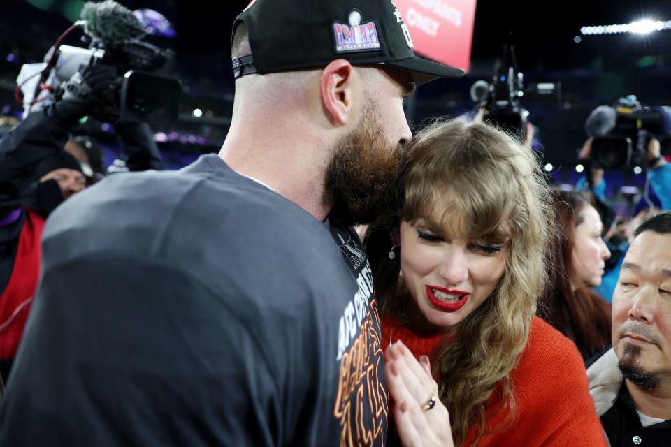 taylor swift and travis kelce