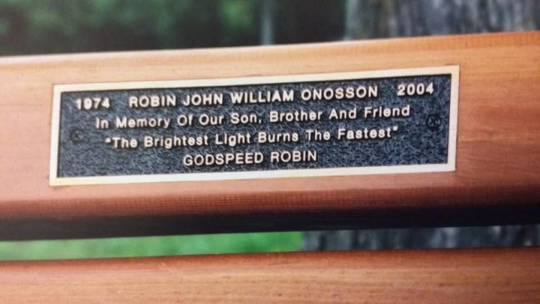 Crash victim's Assiniboine Park memorial bench to get repairs after complaint