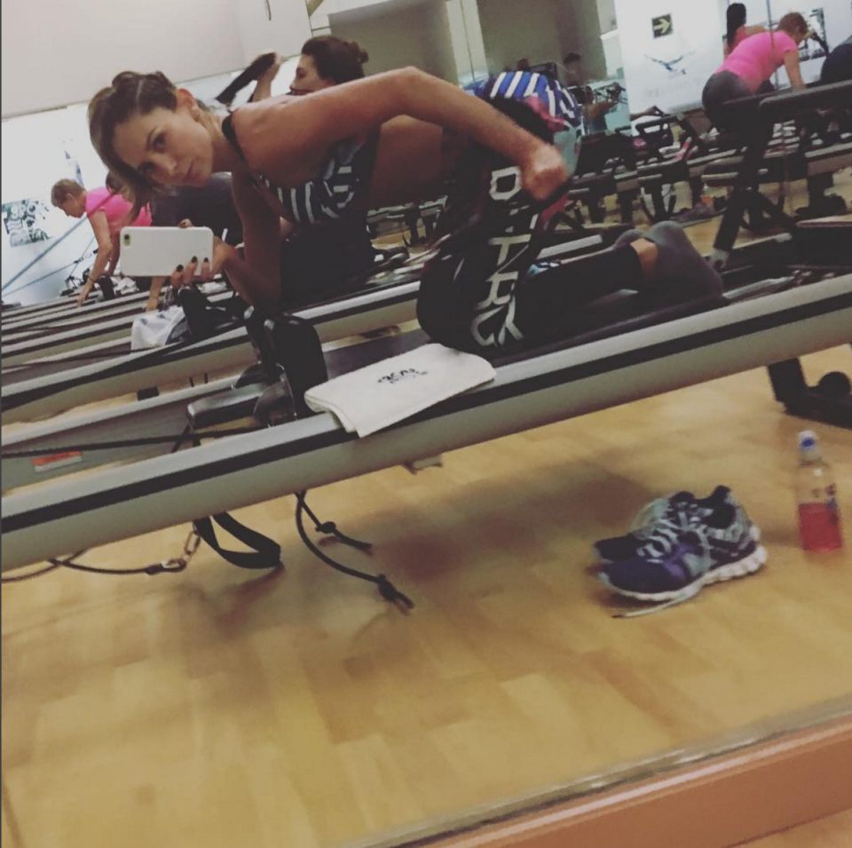 Geraldine Bazán le pregunta en Instagram a sus seguidores si ya hicieron ejercicio en el día de hoy, acompañado de una foto de su clase de Pilates en Mexico.