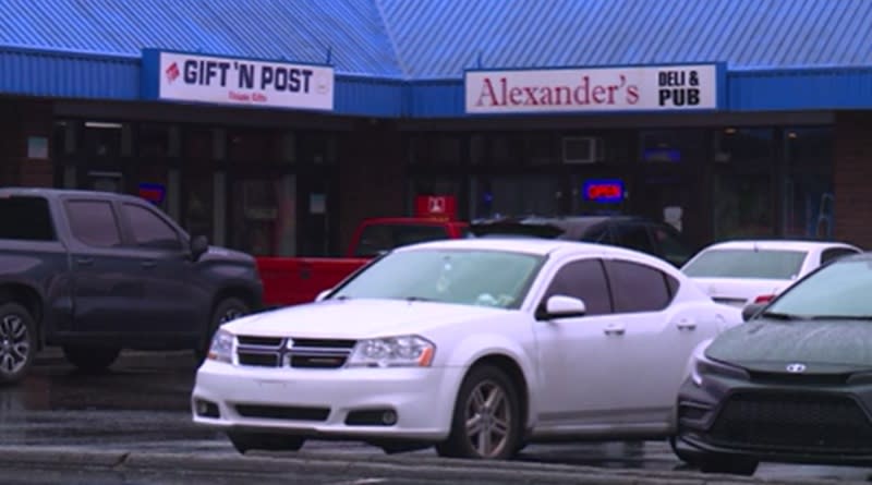 A man was critically wounded in a stabbing outside Alexander's Pub in Gresham, May 5, 2024 (KOIN)