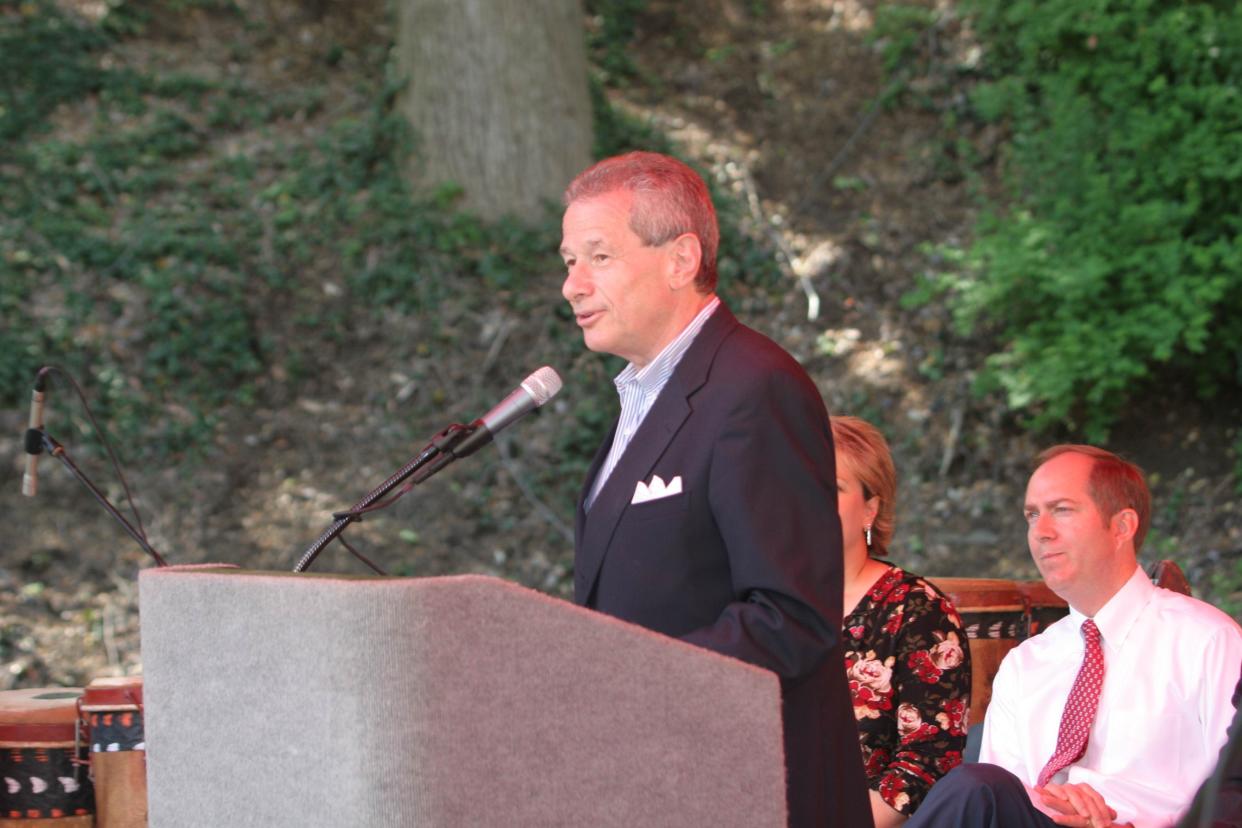 Henry Horowitz at the opening ceremony of Artisphere in 2005