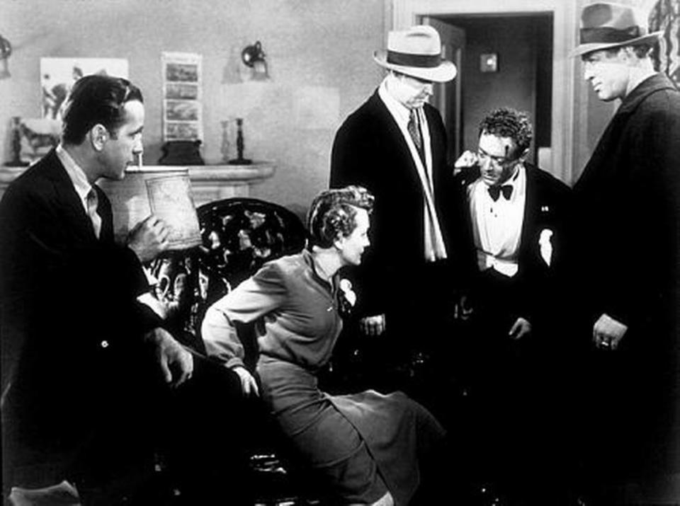 En Coral Gables Art Cinema 'The Maltese Falcon' (1941) de John Huston con Humphrey Bogart, Jerome Cowan y Mary Astor, un clásico del cine negro.