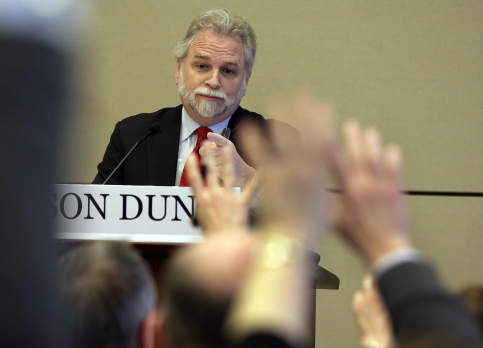 Attorney Randy Mastro answers questions at a news conference, in New York, Thursday, March 27, 2014. A law firm hired by New Jersey Gov. Chris Christie said Thursday that the governor was not involved in a plot to create gridlock near a major bridge as part of a political retribution scheme. (AP Photo/Richard Drew)