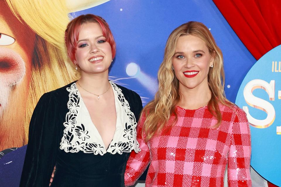 Ava Elizabeth Phillippe and Reese Witherspoon