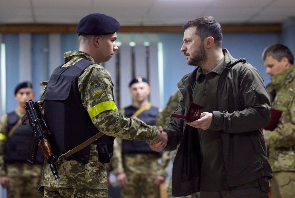 Volodymyr Zelensky awarding Ukrainian servicemen during his visit (EPA/Ukrainian presidential press service)