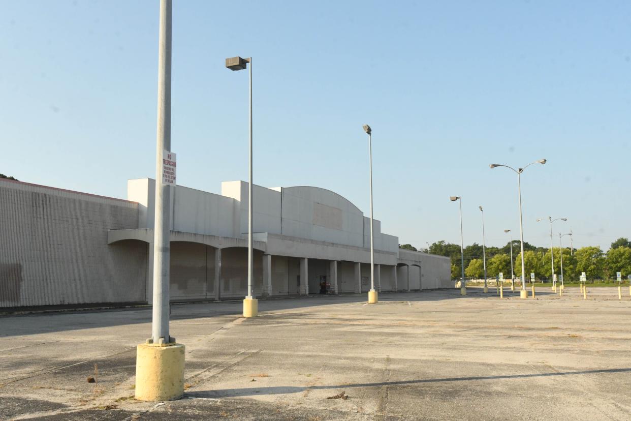 The former Kmart building at 815 S. College Road on  Wednesday June 28, 2023 in Wilmington, N.C.  KEN BLEVINS/STARNEWS