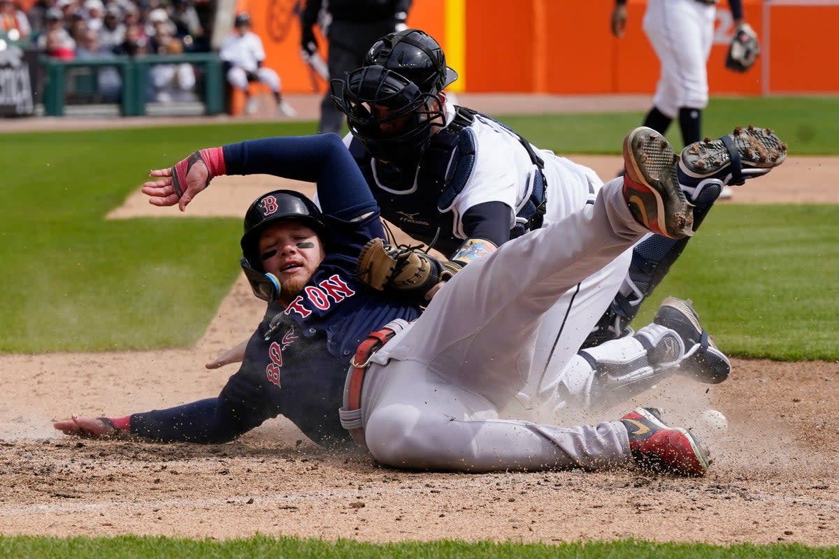 MEDIAS ROJAS TIGRES (AP)