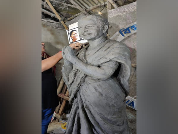 Image of the Mamata Banerjee themed idol in making. (Photo/ANI)