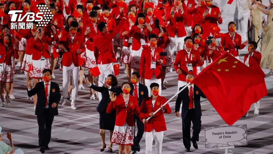 大陸隊制服以「開門紅」為靈感。（圖／達志影像路透社）