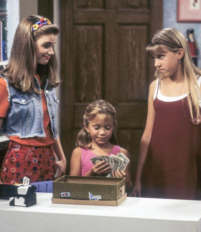 Full House's Jodie Sweetin and Andrea Barber Gush Over Ashley Olsen's  Secret Baby - Parade