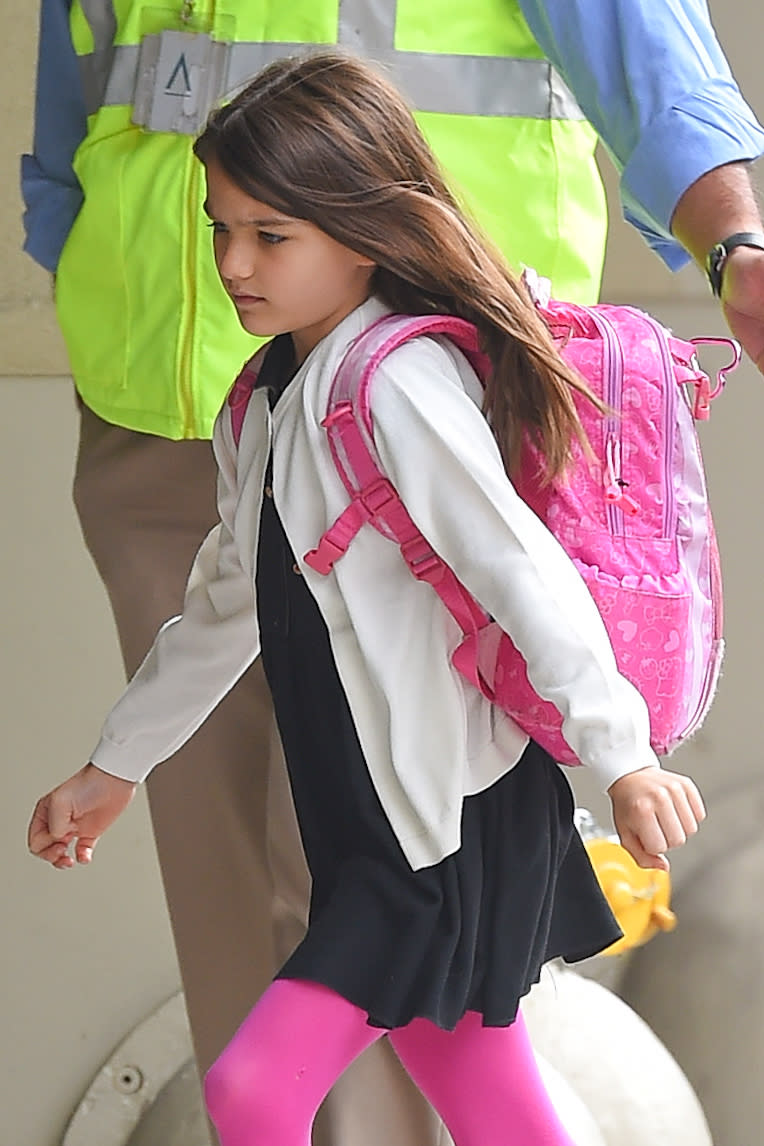 Der Ernst des Lebens: 2014 wurde Suri Cruise auf dem Weg zur Schule abgelichtet. (Bild-Copyright: AKM GSI/Splash News)