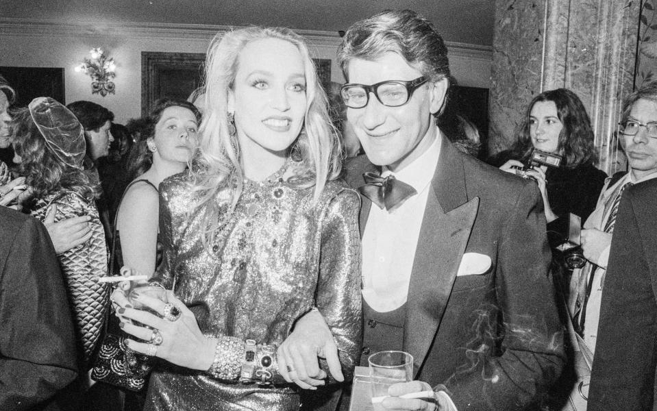 Jerry Hall with Yves Saint Laurent in 1981 - Getty Images