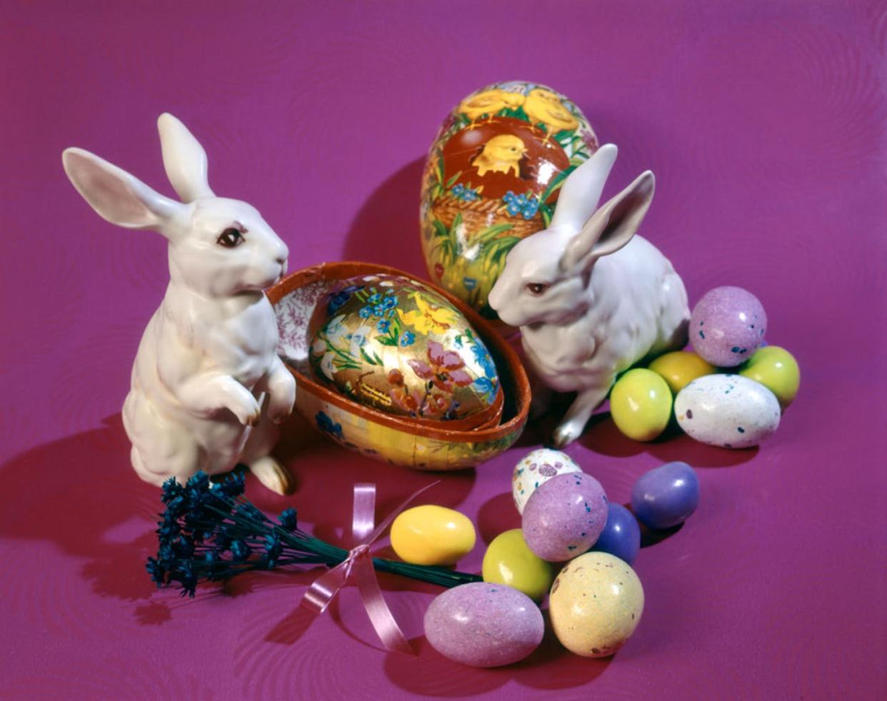 How did commemorating the Resurrection get tangled up with rabbits and eggs? <a href="https://www.gettyimages.com/detail/news-photo/1960s-1970s-two-ceramic-easter-rabbit-figurines-and-news-photo/1062095384?adppopup=true" rel="nofollow noopener" target="_blank" data-ylk="slk:H. Armstrong Roberts/ClassicStock/Getty Images;elm:context_link;itc:0;sec:content-canvas" class="link ">H. Armstrong Roberts/ClassicStock/Getty Images</a>