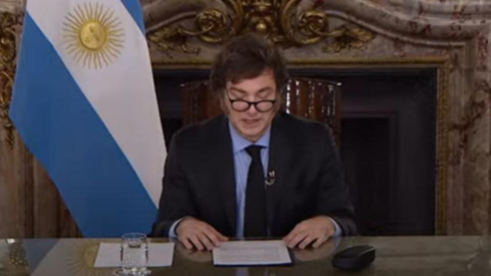 Javier Milei se refirió al superávit fiscal y dijo que la inflación va a seguir bajando