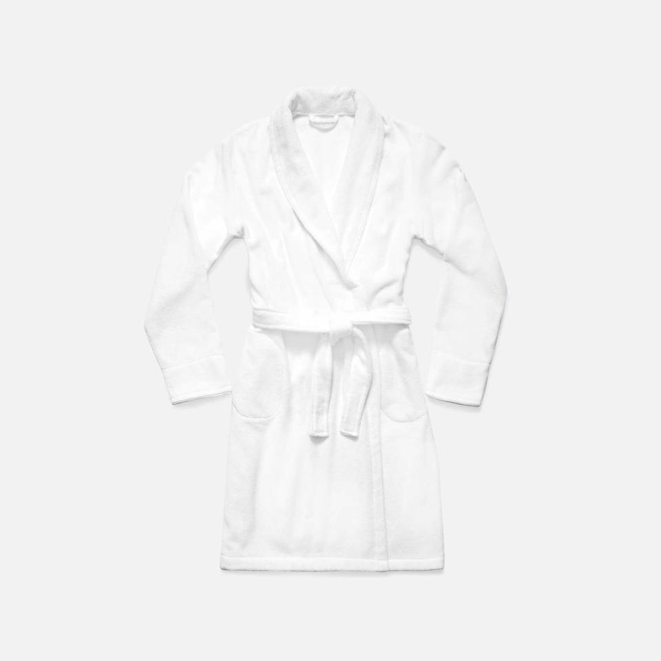 <p><a href="https://go.redirectingat.com?id=74968X1596630&url=https%3A%2F%2Fwww.brooklinen.com%2Fproducts%2Fsuper-plush-robe&sref=https%3A%2F%2Fwww.thepioneerwoman.com%2Fholidays-celebrations%2Fgifts%2Fg38687296%2Fvalentines-day-gifts-for-mom%2F" rel="nofollow noopener" target="_blank" data-ylk="slk:Shop Now;elm:context_link;itc:0;sec:content-canvas" class="link ">Shop Now</a></p><p>Super-Plush Robe</p><p>brooklinen.com</p><p>$89.10</p><span class="copyright">Brooklinen</span>