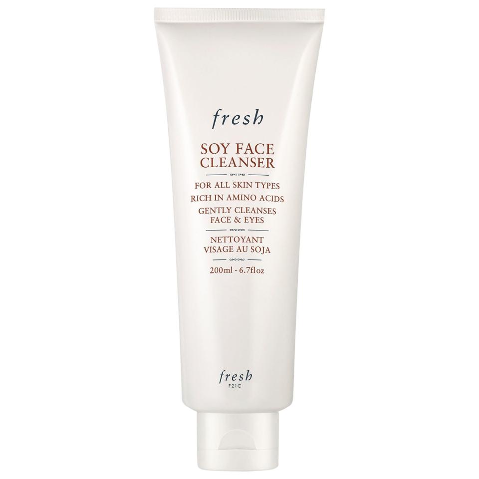 <p><strong>Fresh</strong></p><p>sephora.com</p><p><strong>$44.00</strong></p><p><a href="https://go.redirectingat.com?id=74968X1596630&url=https%3A%2F%2Fwww.sephora.com%2Fproduct%2Fsoy-face-cleanser-P7880&sref=https%3A%2F%2Fwww.harpersbazaar.com%2Fbeauty%2Fskin-care%2Fg32417770%2Fbest-face-wash%2F" rel="nofollow noopener" target="_blank" data-ylk="slk:Shop Now;elm:context_link;itc:0;sec:content-canvas" class="link ">Shop Now</a></p><p>According to the 5,000 perfect reviews at Sephora, this soy-protein-based cleanser is well worth the buy. Better yet? It's gentle enough to wash off mascara, too.</p>