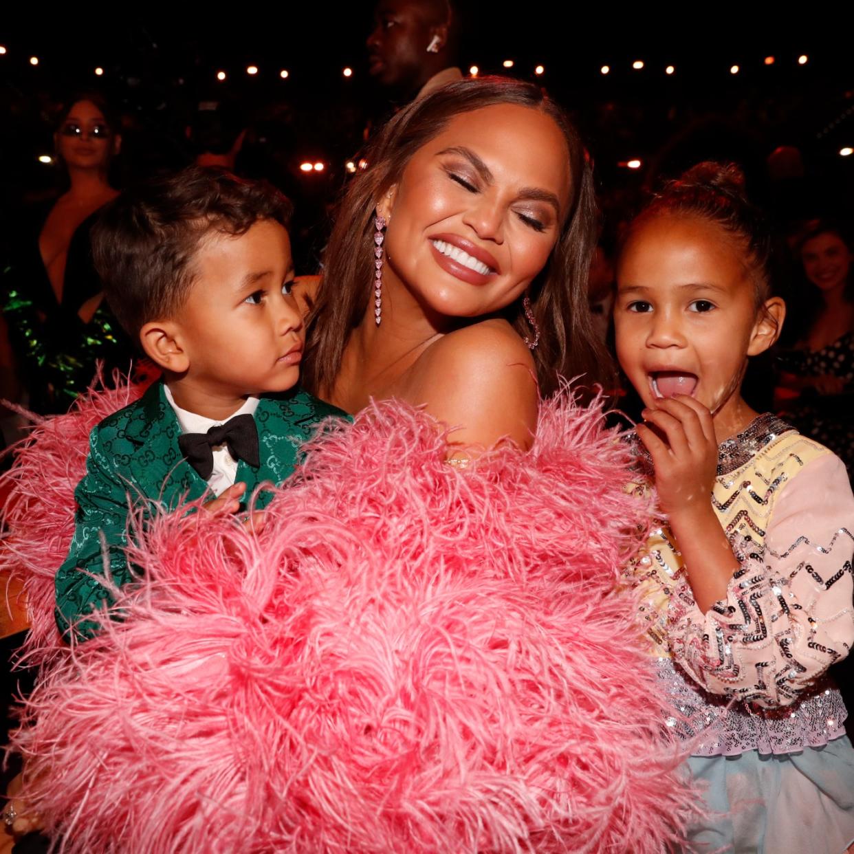  Chrissy Teigen and new baby Wren 