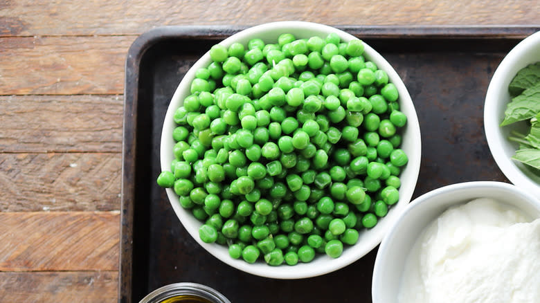 Bowl of fresh blanched peas