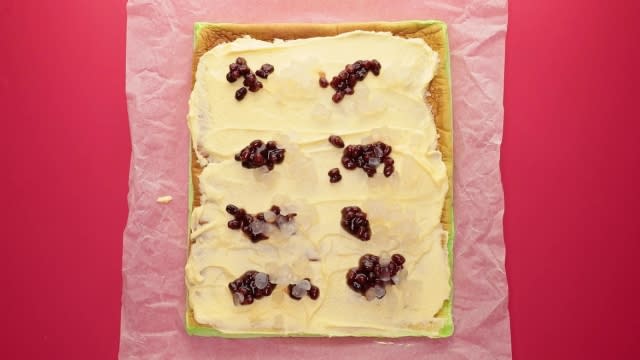 Red beans and atapchi on frosted chendol cake