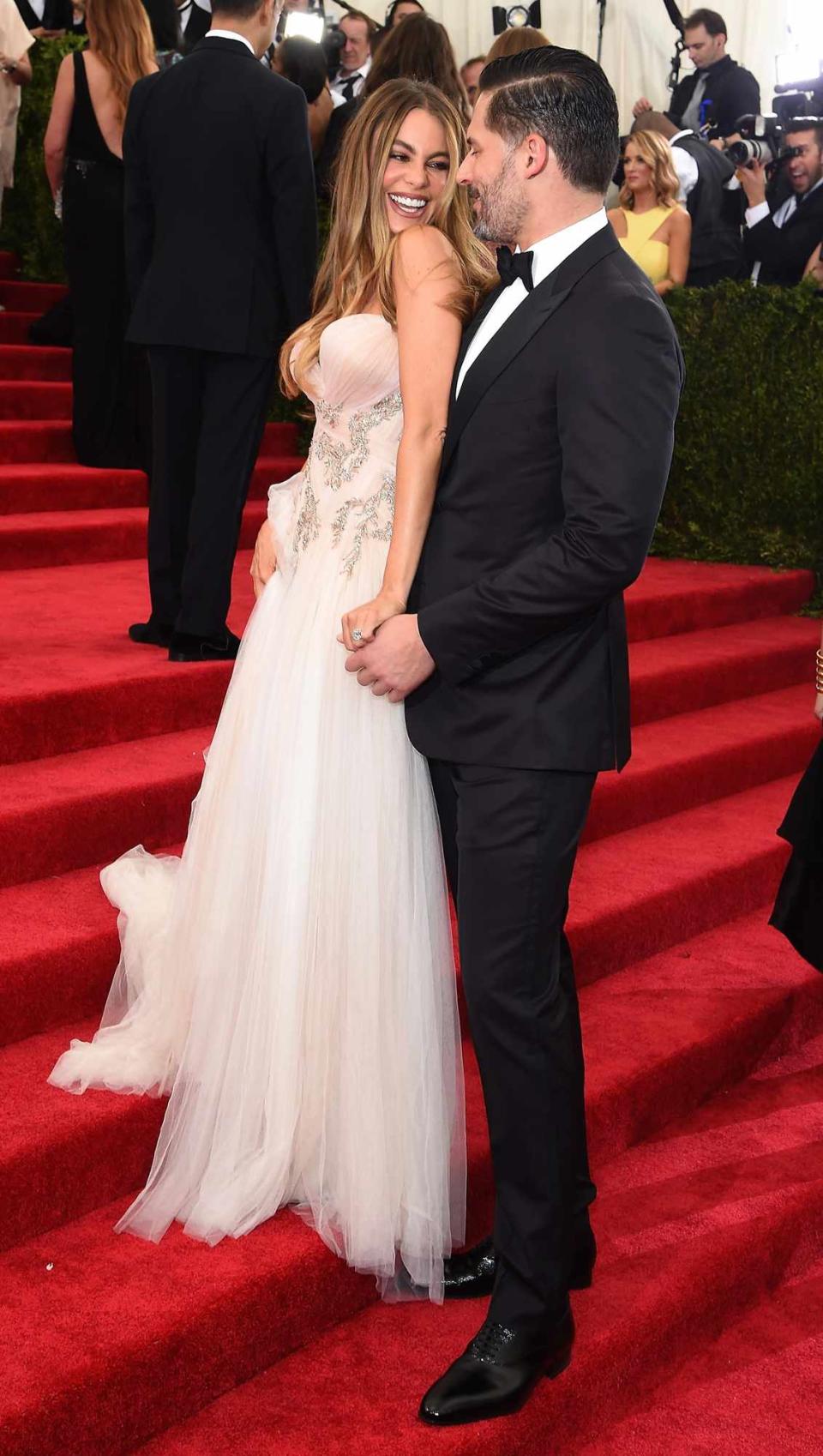 Sofia Vergara (L) and Joe Manganiello attend the "China: Through The Looking Glass" Costume Institute Benefit Gala at the Metropolitan Museum of Art on May 4, 2015 in New York City