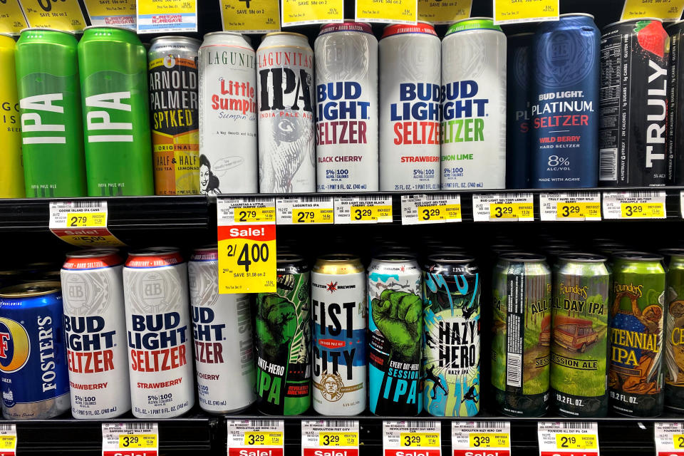 Cans of AB InBev&#39;s Bud Light hard seltzer are displayed in a fridge in Jewel-Osco supermarket in Chicago, Illinois, U.S. October 21, 2020. Picture taken October 21, 2020.  REUTERS/Richa Naidu