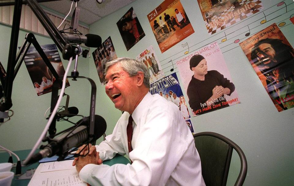 12/23/02 - CHRIS VIOLA FOR THE HERALD - MIAMI - Se.n Bob Graham takes his work day to the radio station 1020 AM Carnavale in Miami’s Little Haiti where he co-hosted the morning show and took questions, Monday, Dec. 23, 2002.