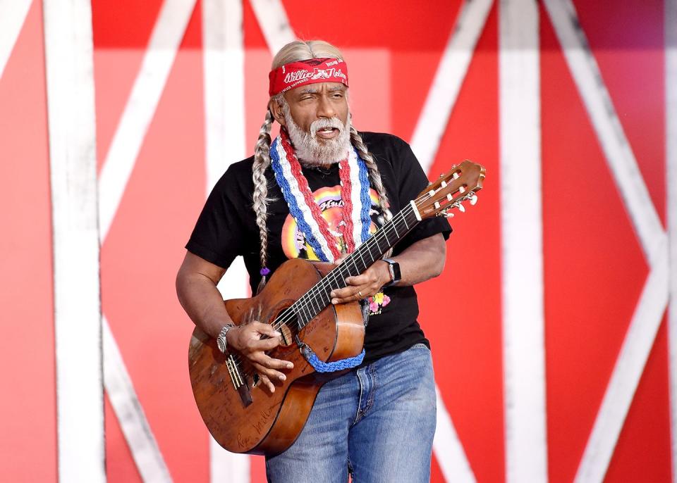<p>Al broke out the six-string and Willie Nelson's iconic braids to mimic the "Always on My Mind" singer's legendary look. </p>