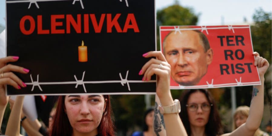 Dozens of people gathered on Sofiyivska Square, mostly relatives of soldiers of the Azov Regiment on July 30, 2022